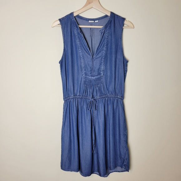 Sleeveless Chambray Gap Dress - Picture 2 of 5